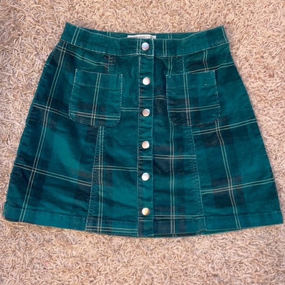 Small Urban Outfitter’s Plaid Skirt - Picture 1 of 4